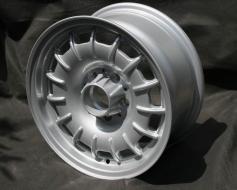 Sada kol pro Mercedes 107/114/115/116/123/124/126, design Barock, stříbrné, 7x15 (cena za 4 ks)